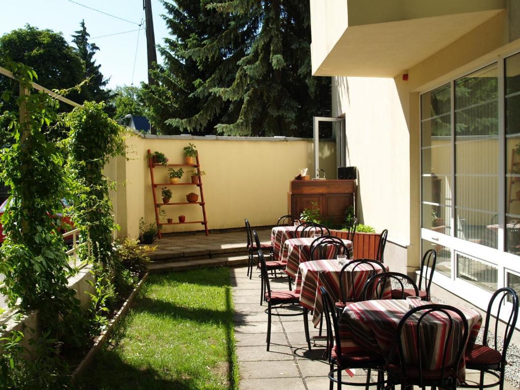 Hotel Vesiroos Пярну Екстер'єр фото